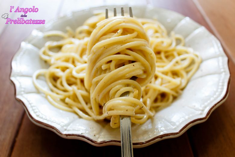 spaghetti-cacio-e-pepe