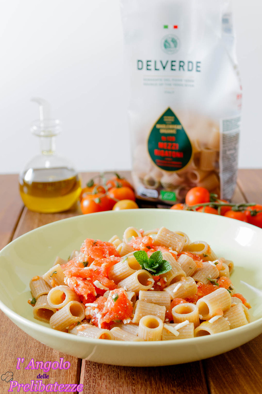 pasta-col-pomodoro-fresco