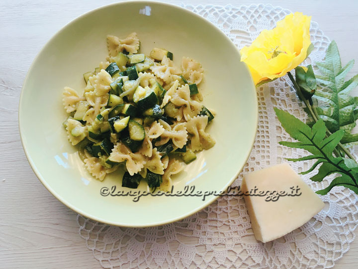 zucchine con crema al basilico