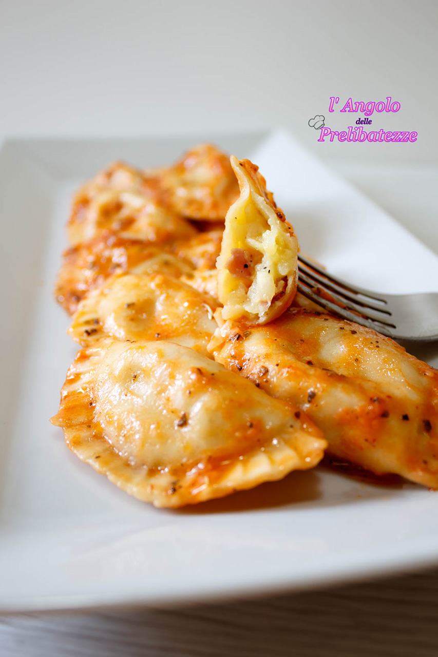 ravioli ripieni di patate e speck