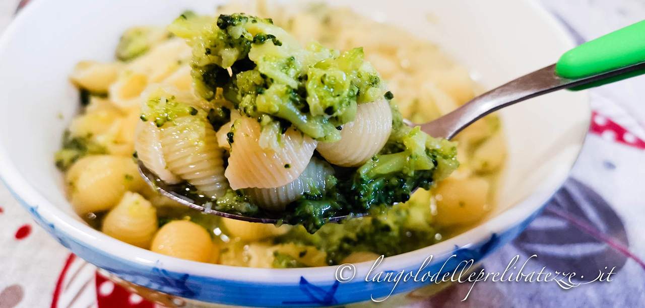 Pasta con broccoli siciliani l'Angolo delle Prelibatezze