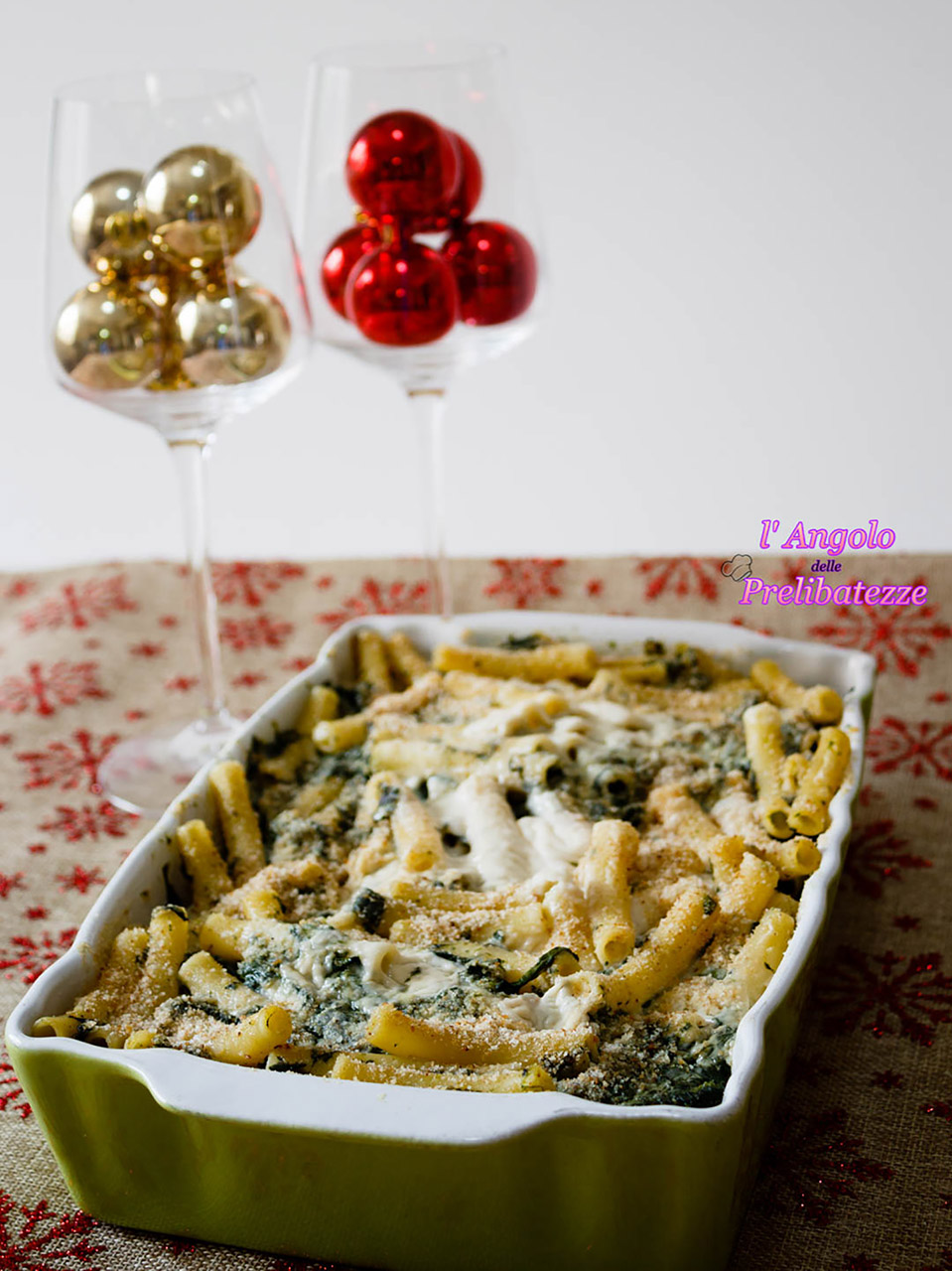 timballo di ziti con spinaci e scamorza