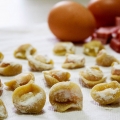 caramelle di pasta fresca al ripieno di crudo e mortadella