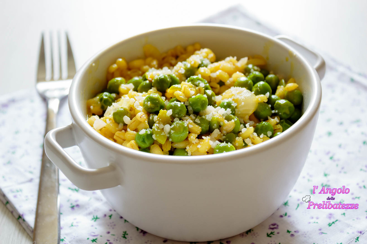 orzotto-giallo-con-piselli-mantecato-al-parmigiano