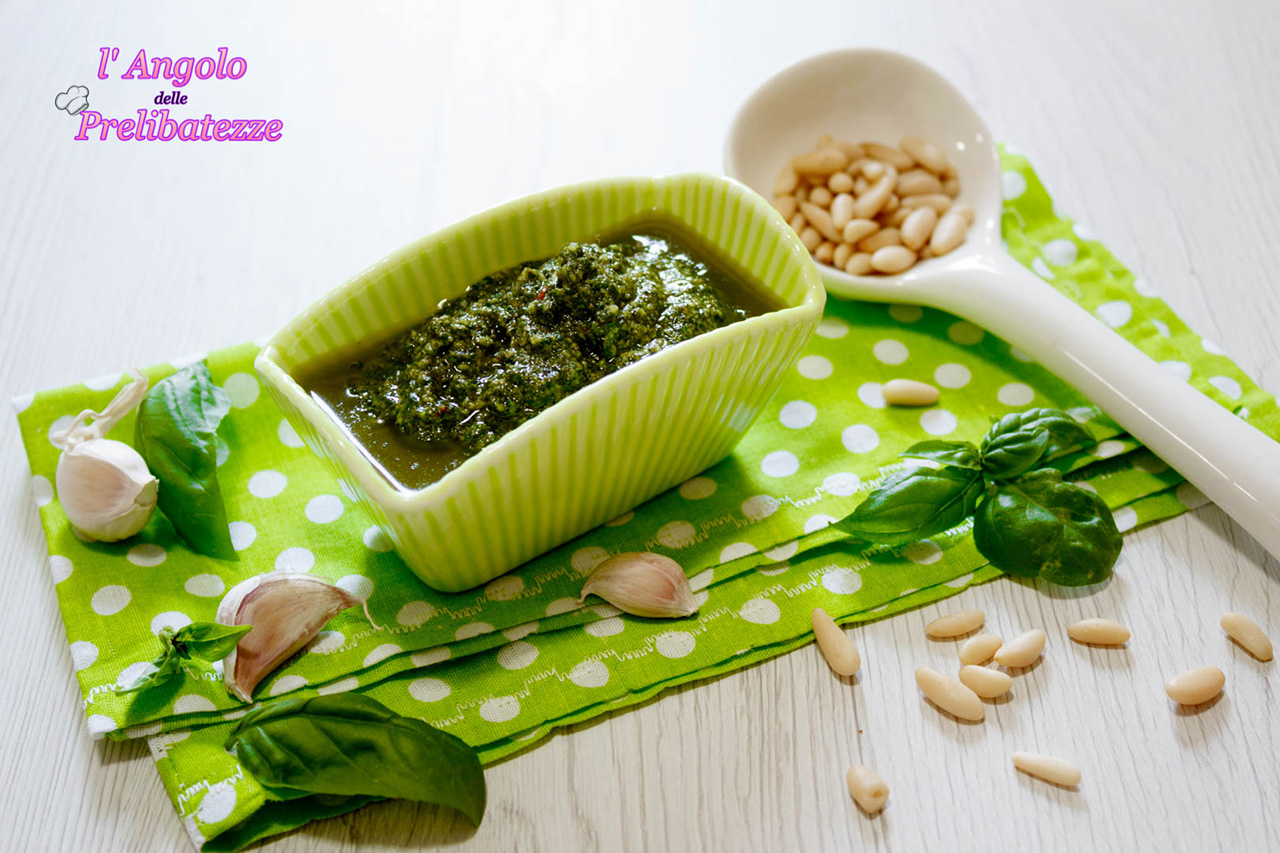Ricetta del pesto di basilico alla maniera siciliana