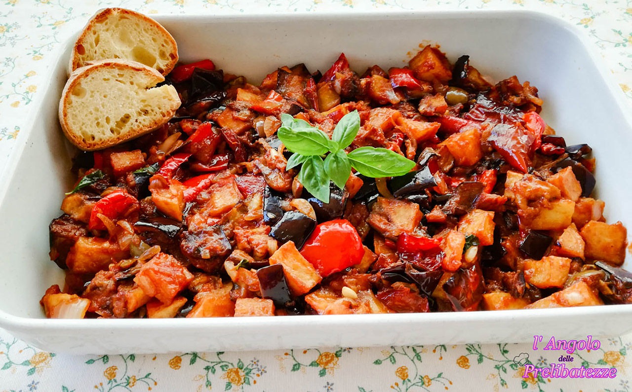 Caponata Siciliana Le Ricette Di Simona Secondo La Tradizione L Angolo Delle Prelibatezze