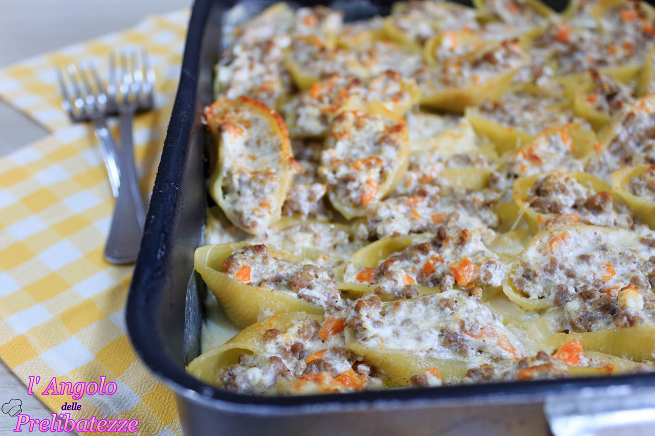 conchiglioni-al forno-ripieni-di-ragù-bianco-e-ricotta-di-bufala
