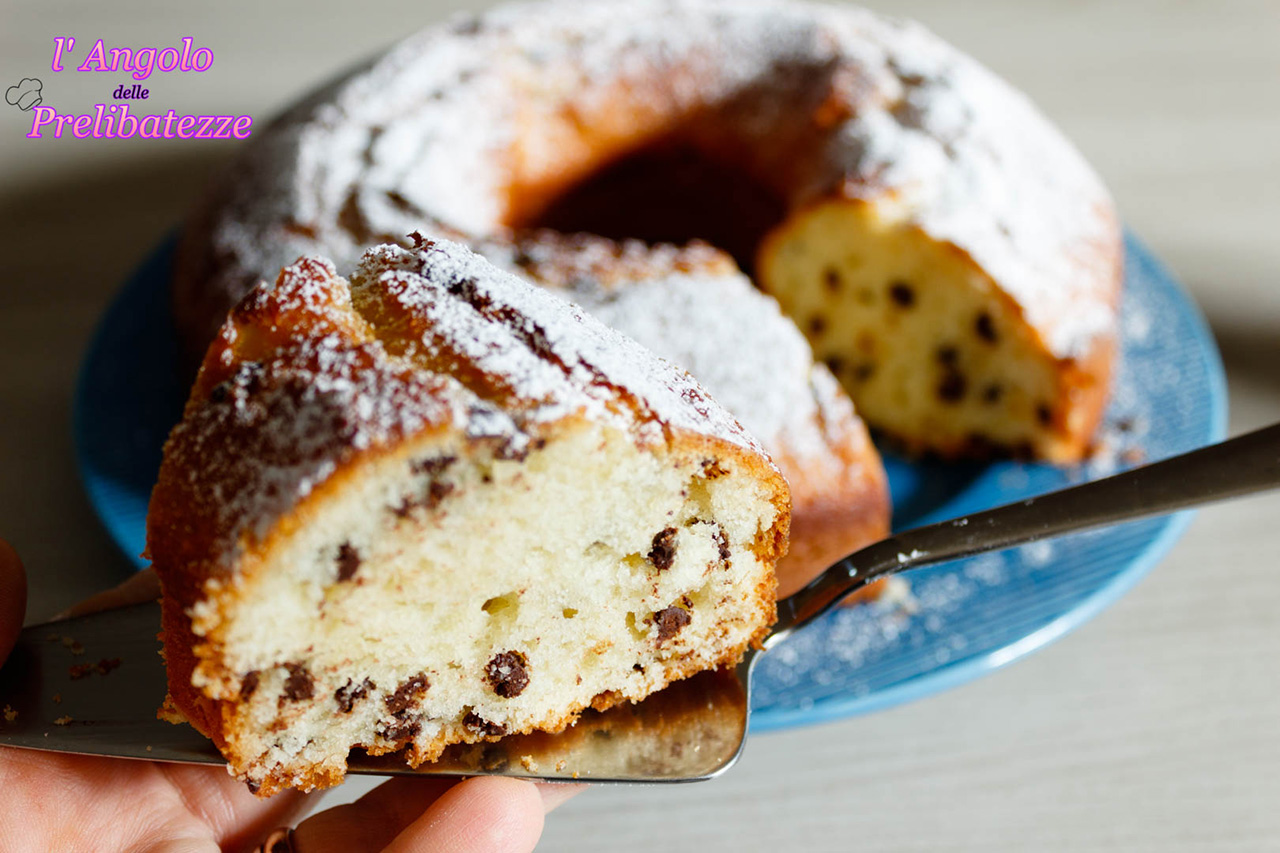 Ciambella Con Gocce Di Cioccolato E Yogurt Alta E Soffice L Angolo Delle Prelibatezze