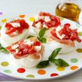 cestini-estivi-di-mozzarella-prosciutto-crudo-e-pomodorini