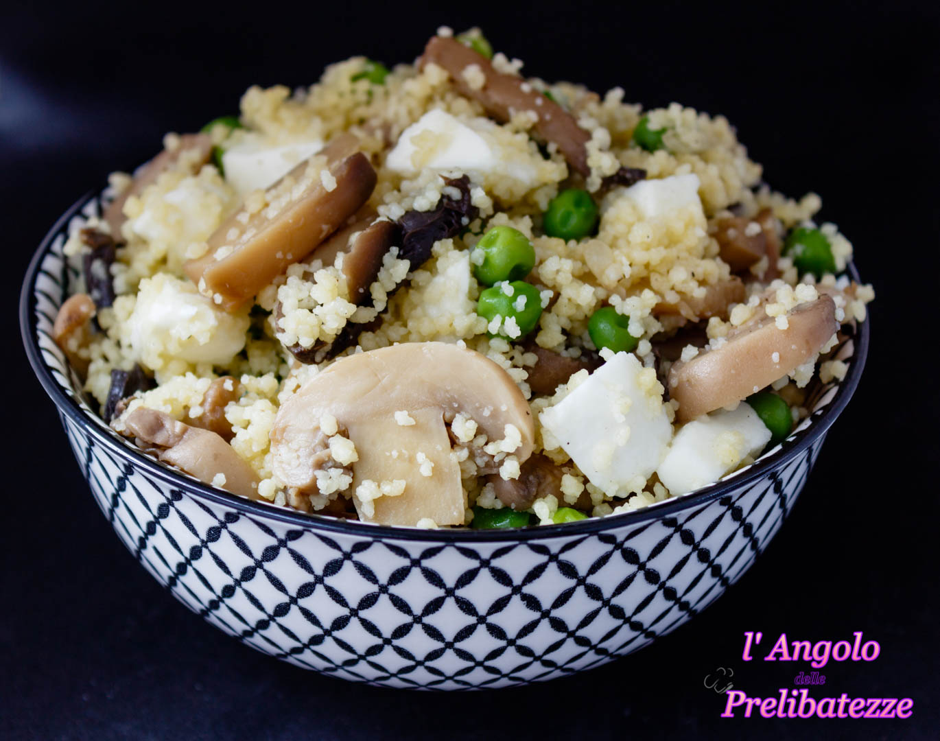 cous-cous-con-piselli-funghi-champignon-e-dadini-di-fiordilatte