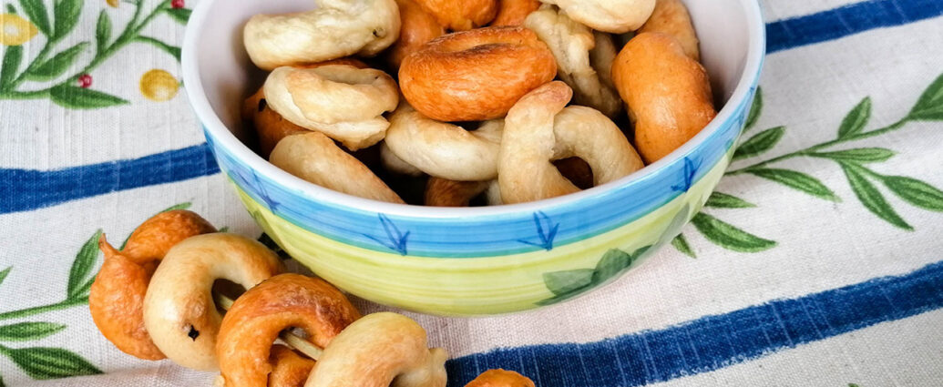 taralli-al-vino-bianco-con-tre-gusti
